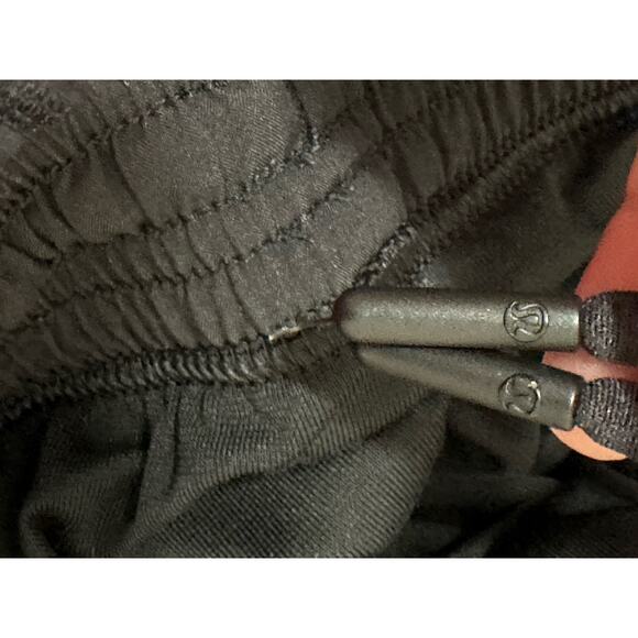 Lululemon black active shorts size 29 - Picture 7 of 13